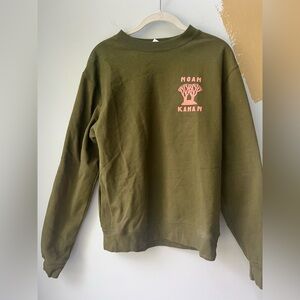 Noah Kahan concert merch green sweatshirt